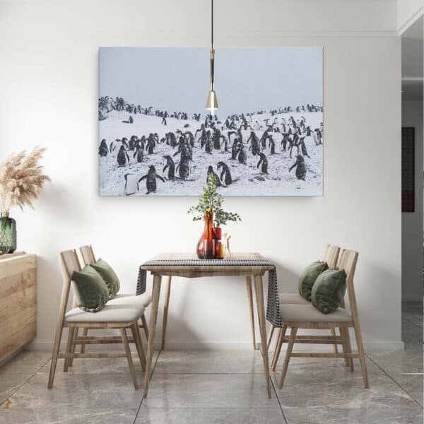 Pinguins-in-sneeuwstorm-canvas-binnen-sfeer.jpg