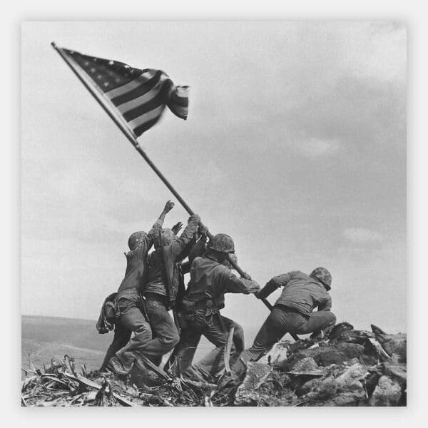 Raising-the-Flag-on-Iwo-Jima-max-vierkant-wandpaneel.jpg