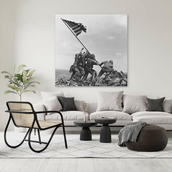 Raising-the-Flag-on-Iwo-Jima-max-vierkant-wandpaneel-sfeer.jpg