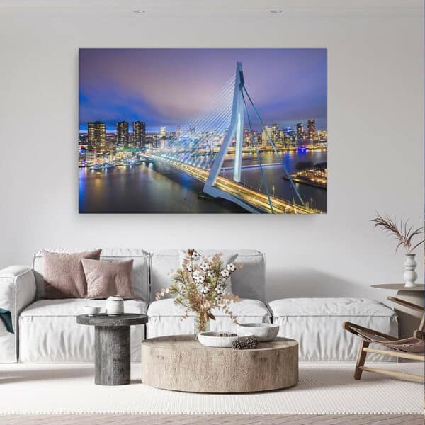 Skyline-Rotterdam--avond-canvas-binnen-sfeer.jpg