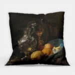 Stilleven-met-zilveren-kan-en-porseleinen-kom-Willem-Kalf-1655-1660-sierkussen-binnen.jpg