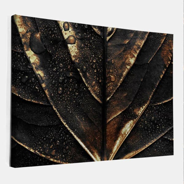 goudkleurig-nat-gouden-alocasia-blad-canvas-binnen.jpg